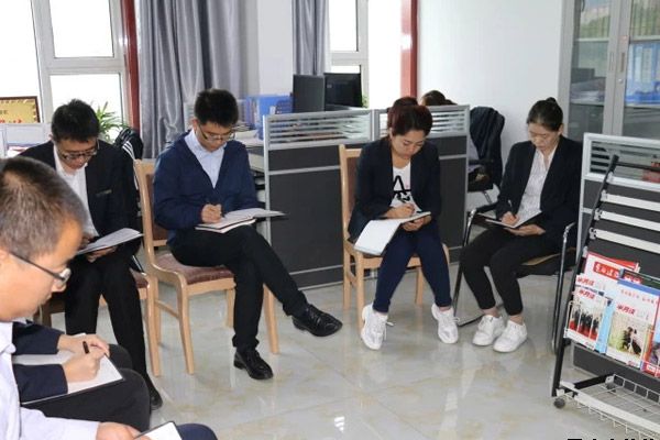 机关支部组织集体学习(图2) 机关支部组织集体学习(图2)