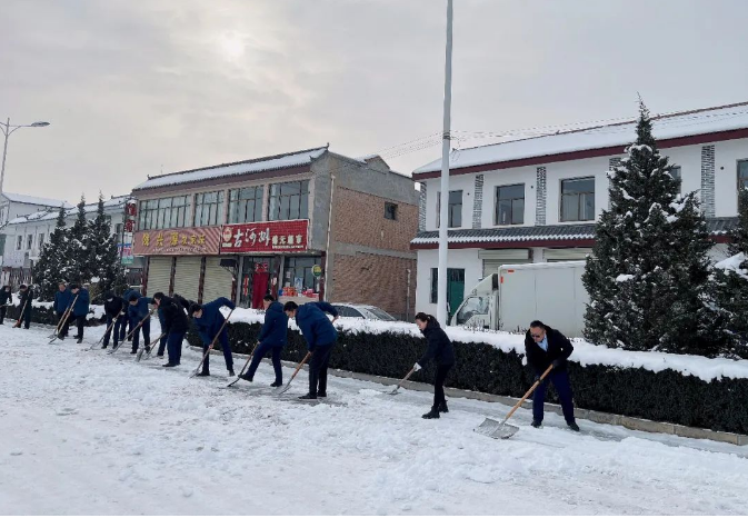 筑起安全墙 照亮乡村路——米兰官方站网页版-米兰MiLan（中国）
鼎力支持包抓共建村社文明创建工作(图7)